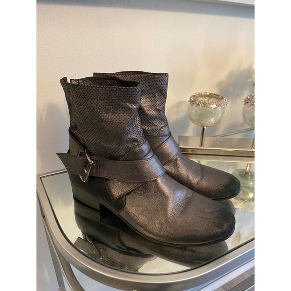 Vic Women's Metallic Treated Ankle Boots Size 37-7 - Picture 1 of 7